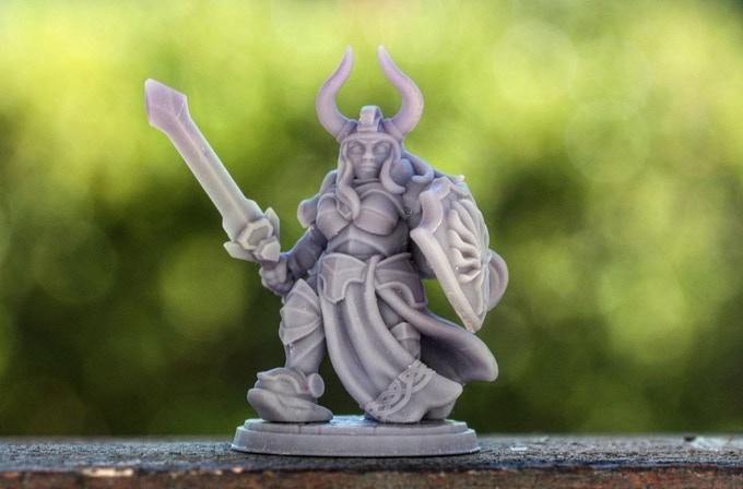 Dwana the Queen Hold My Dwarf, Resin Miniature